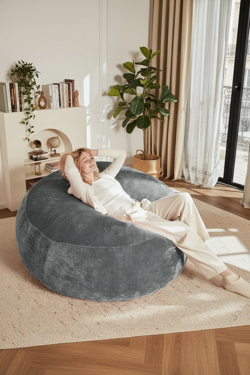 Pouf géant MOONA tissu teddy gris foncé — livraison compressée incluse